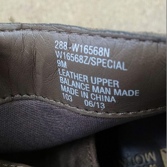 White Mountain taupe booties size 9M - Picture 8 of 8